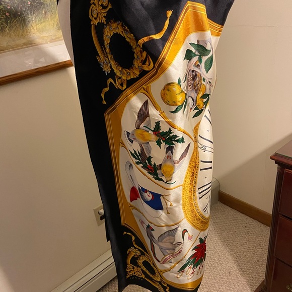 SOLD!!! One holiday ECHO scarf - Picture 3 of 4